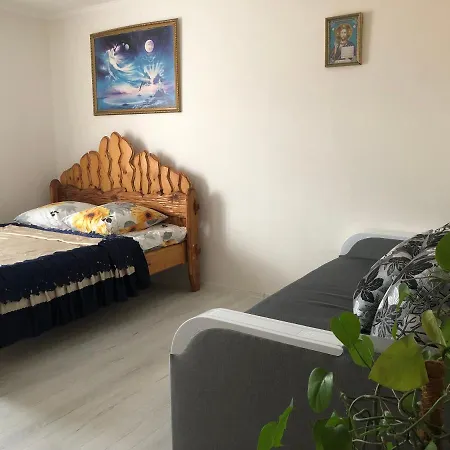 біля погару Slavske