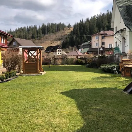 біля погару Guest house *