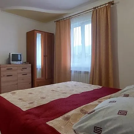 біля погару Slavske