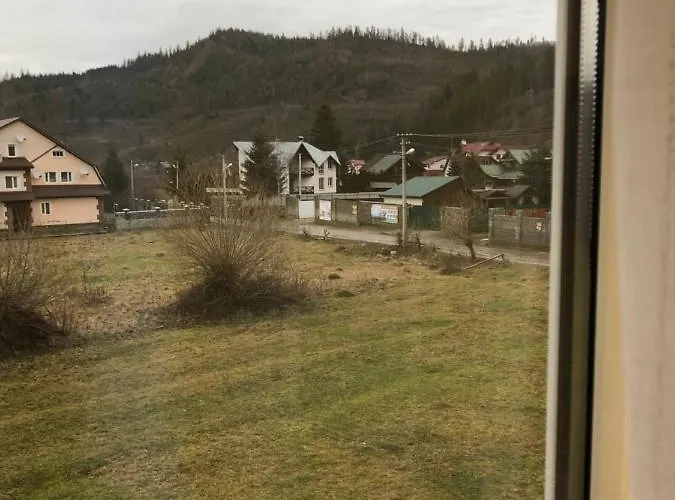біля погару Konukevi *